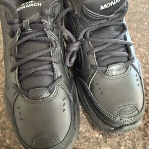Nike Monarch Men’s Athletic Shoes Black